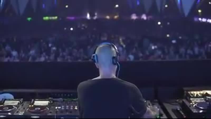 MOGUAI vs. Kai Tracid – DT64