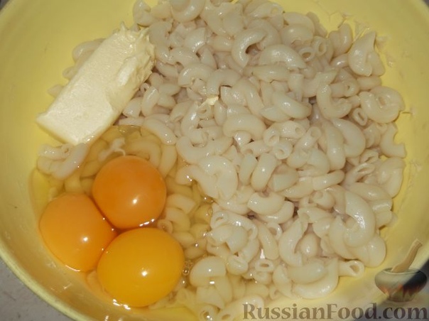 Бабка из макарон с творогом и изюмом Макароны - 250 гТворог - 250 гМасло сливочное - 50 гИзюм - 50 гЯйца - 3 шт.Сахар - 3 ст. ложкиСоль - 1 ч. ложкаРецептыНаша КухняСупер Поискрецепт с фото