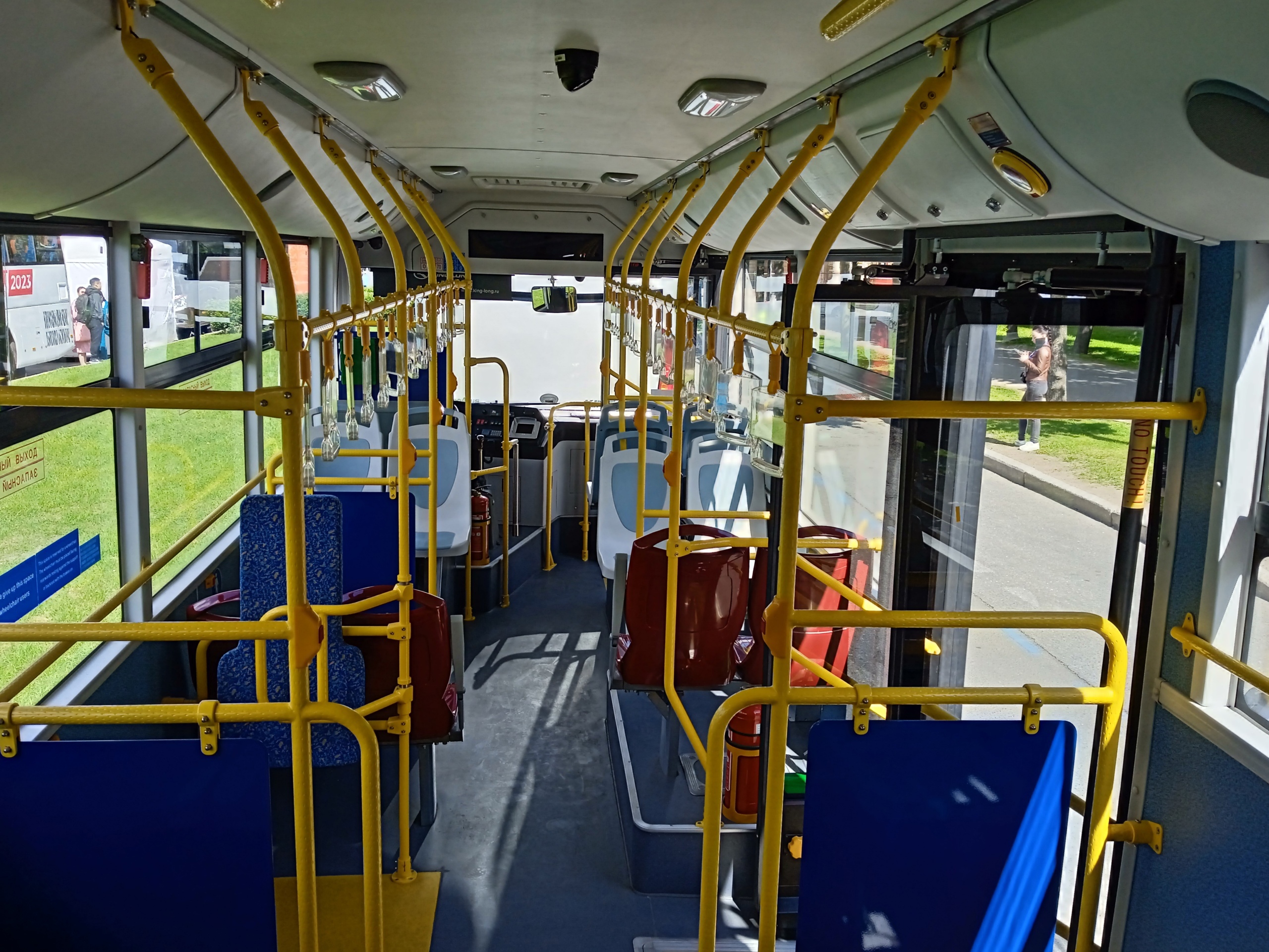 Неожиданный гость выставки SPbTransportFest - газовый городской автобус King Long XMQ6106G Это картинка